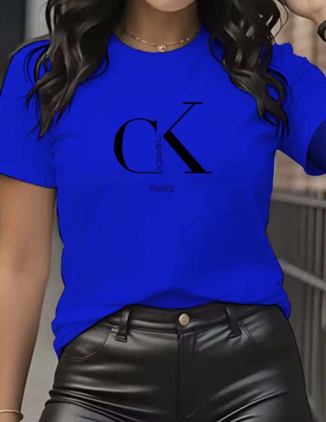Model wearing T-Shirt CK Paris